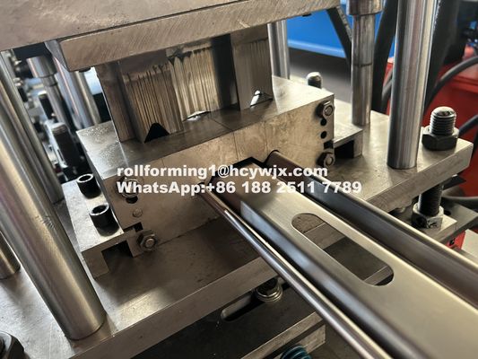 Qualität  Customizable Shutter Door Roll Forming Machine For Your Unique Manufacturing Needs Fabrik