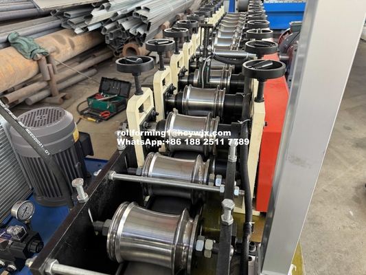 Maschine zur Verformung von Türrollen mit Kettenübertragungsverschluss mit Cr12-Schneidemaschine