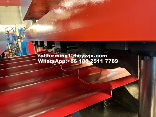 Doppelschicht-Kaltrollformmaschine mit C15- und TR10-113-Profil