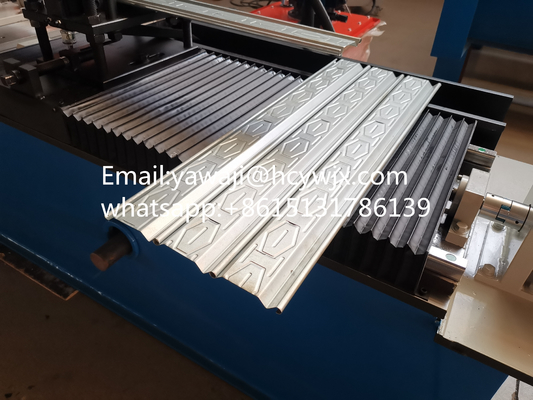 Farbstahl-Schleifer-Türrollenformmaschine 15 m/min