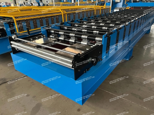 Zwei-in-ein-Bogen-Rollformmaschine für den Oman-Markt