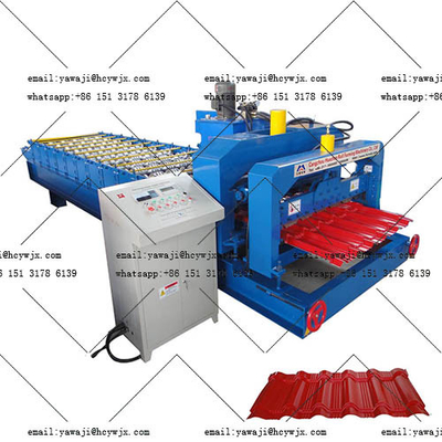 Hydraulische verglaste Stahlfliesen Rollformmaschine mit CR12 Schneidmaterial und 0,3-0,6mm Materialdicke