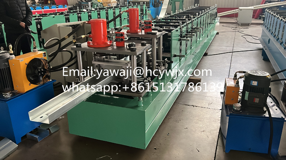 C Rollenformmaschine mit automatischem Schlagen