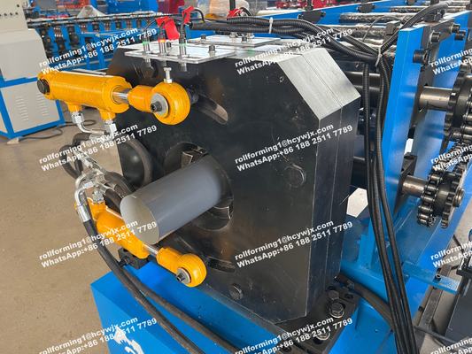 Regen-Wasser-Stahl leiten unten die Rolle, die Maschine 380V 50Hz 3 Phasen bildet