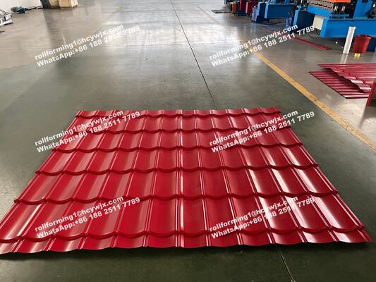 Doppelschicht-Walzformmaschine mit hydraulischem Schneiden und SPS-Steuerung für Dachziegel mit einer Dicke von 0,3-0,6 mm