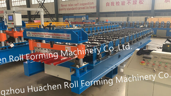 Dachmaschine für Metallpaneele. Walzenpressmaschine für Dachziegel. Maschine zum Formen von wellenförmigen, trapezförmigen Bodenfliesenplatten