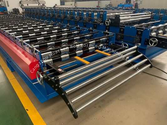 Maschine zur Verformung von Dach- und Wandplatten