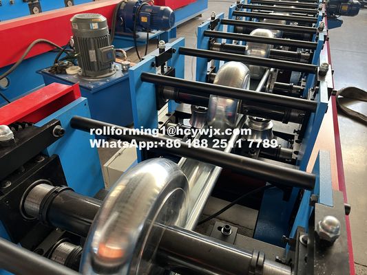 17 Rollenstationen 333mm Halbrunder Rinnenrollenformmaschine