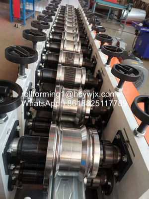 Anpassbarer Speisebreite Schleier Tür Roll Formmaschine für Dicke 0,8-1,2 mm