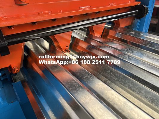 Zuverlässige Belastungsblatt T153-40L-840 Boden Decking Roll Formierung Maschine genau