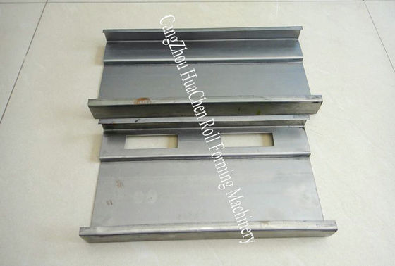 Galvanisierte Stahltürrahmen-Rolle, die Maschine 1.2mm mit Durchschlags-Verschluss-Löchern bildet