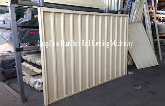 Lauf, der den c-Purlin-Metallbolzen und Bahn-Rolle bilden Maschine für Stahlrahmen schneidet